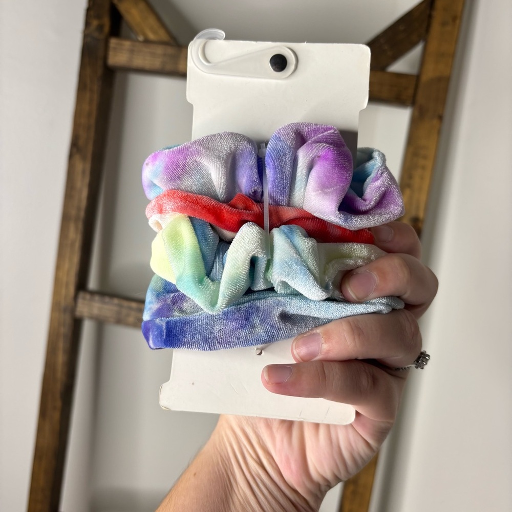 C.C California Colorful Scrunchies Set - Picture 2 of 2